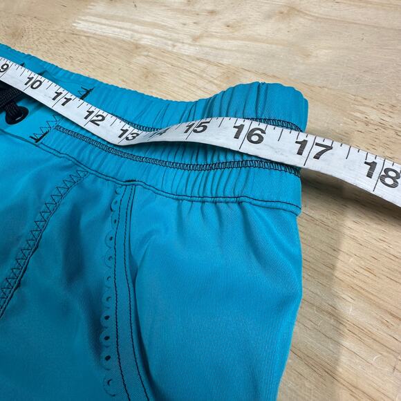 Lululemon Paradise Long Shorts Surge Blue Women's Sz 10 Excellent Used Condition - Picture 5 of 7